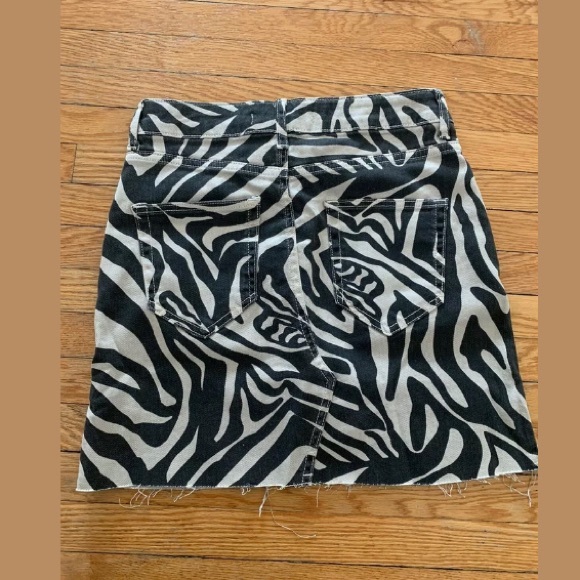 Zara zebra print denim skirt - Picture 2 of 4
